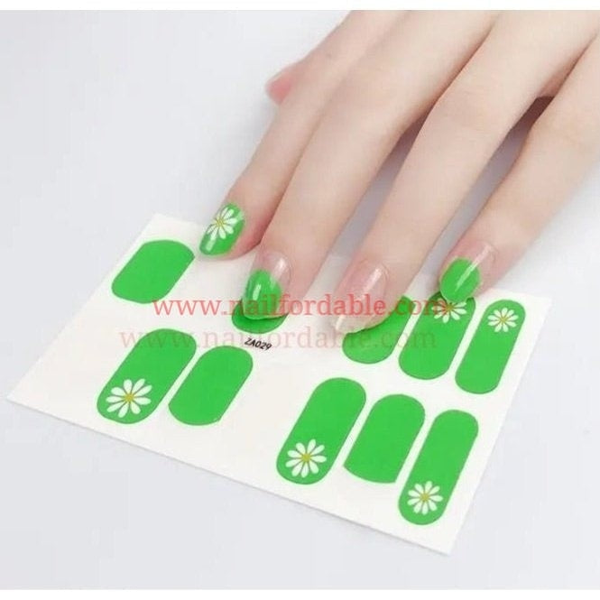 White sunflower on green | Nail Wraps | Nail Stickers | Nail Strips | Gel Nails | Nail Polish Wraps - Nailfordable