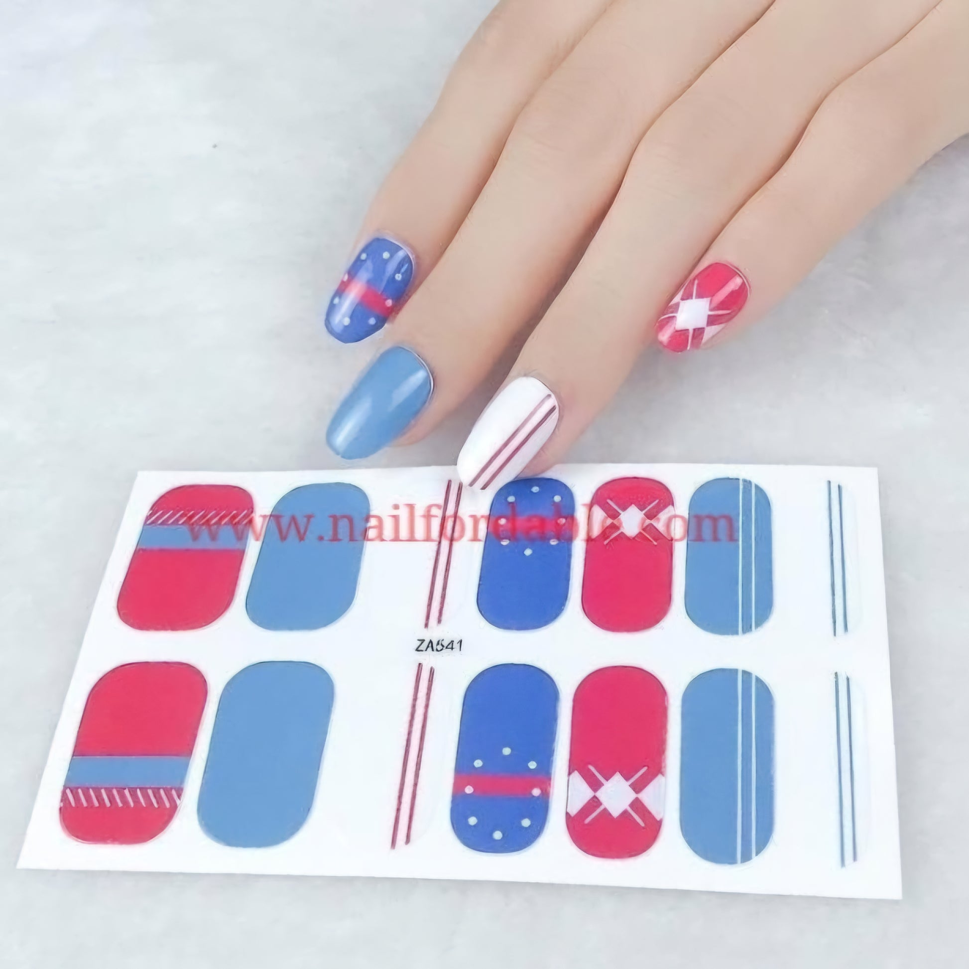 Winter outwear | Nail Wraps | Nail Stickers | Nail Strips | Gel Nails | Nail Polish Wraps - Nailfordable