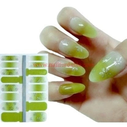 Snowflakes on green Crystal Wraps | Nail Wraps | Nail Stickers | Nail Strips | Gel Nails | Nail Polish Wraps - Nailfordable